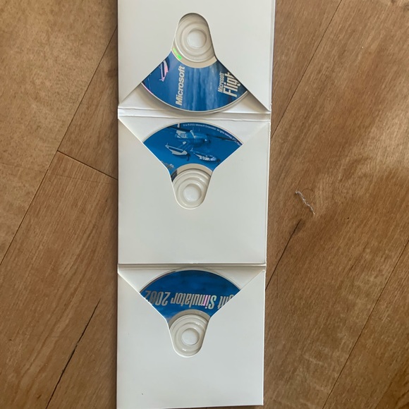 Microsoft flight simulator game 2002. Comes with 3 disc for personal computer. - Picture 2 of 2